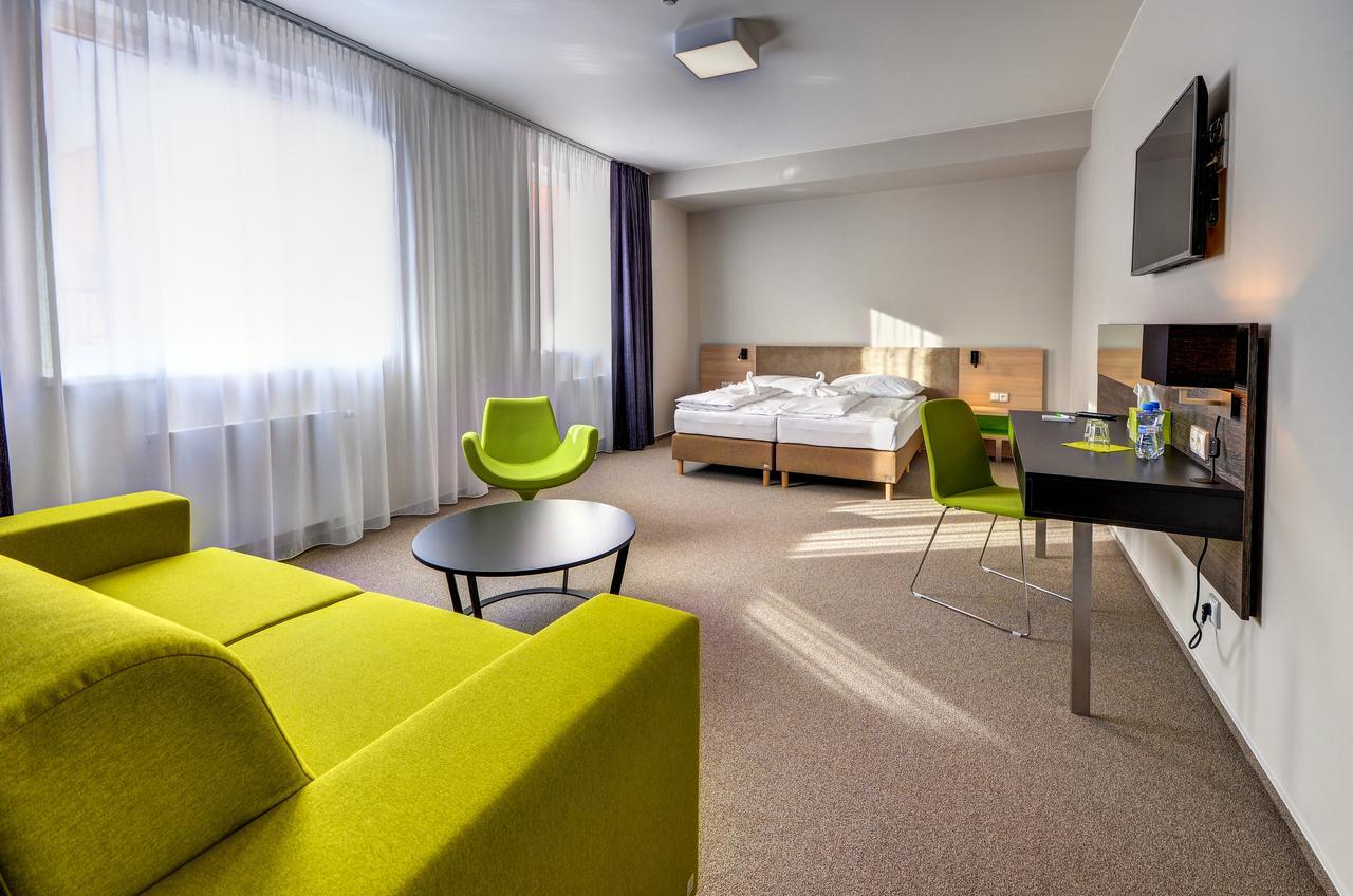 Hotel Buly Opava Bagian luar foto