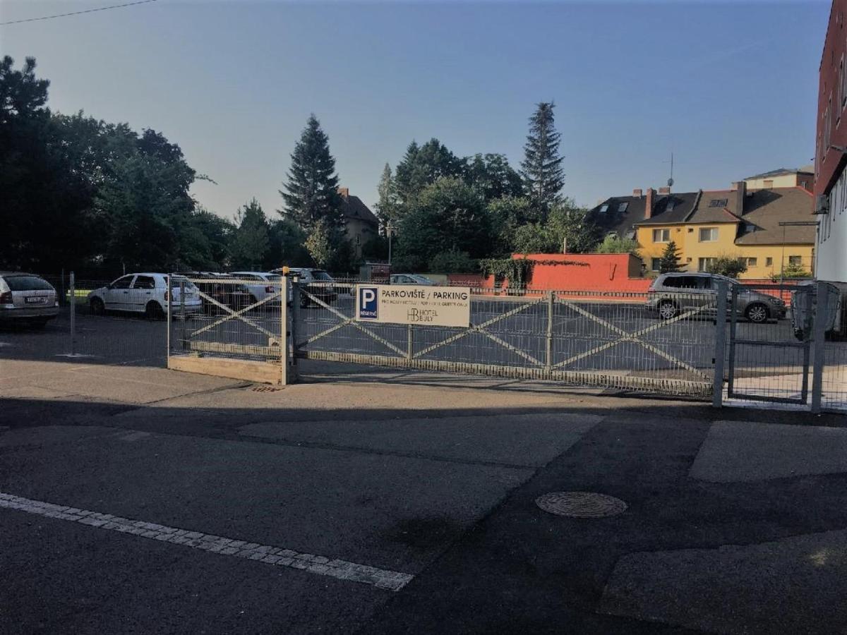 Hotel Buly Opava Bagian luar foto